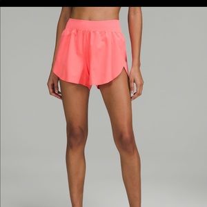 Lululemon Find Your Pace Short Size 6 in the color raspberry cream